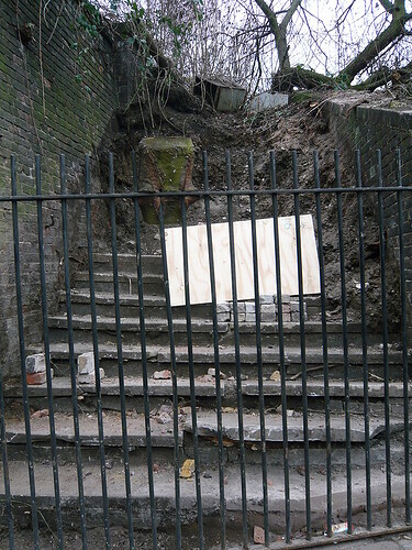 2281593431_c93df07022_c